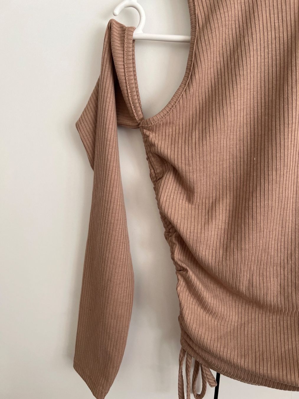 Top: Pull neuf à épaules dénudées taille S – Nuovo e nell'imballaggio originale da Renens VD venduto da sar_bwz5 3