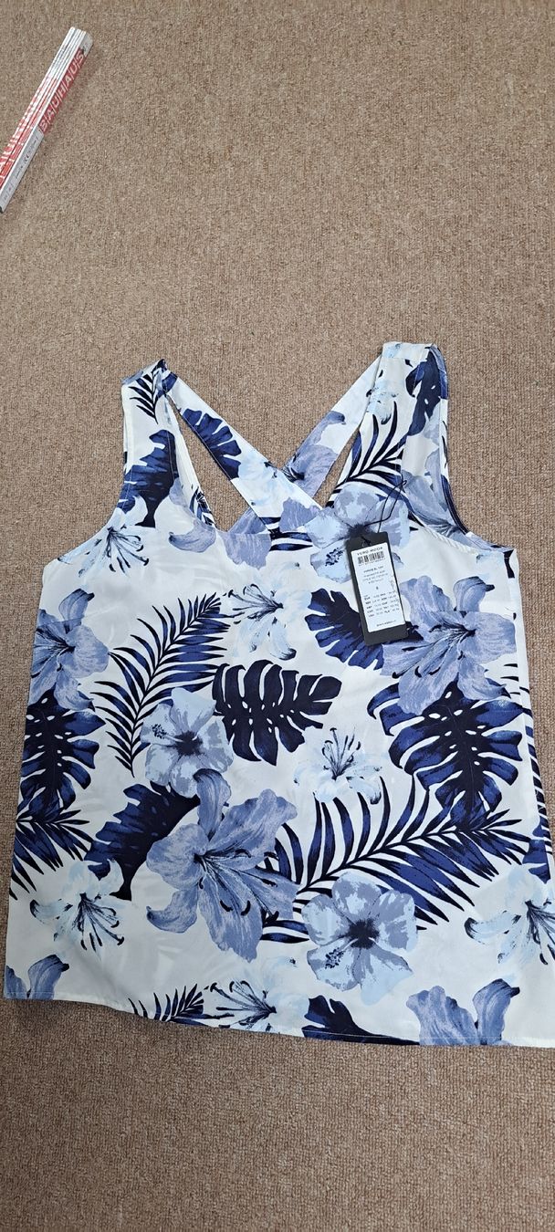 Vero Moda Top: NEU Vero Moda Top, Grösse S, Blumenmuster - Sommerlich frisc – Nuovo e nell'imballaggio originale da Urdorf venduto da villakagu