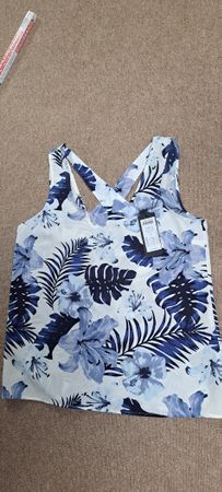 NEU Vero Moda Top, Grösse S, Blumenmuster - Sommerlich frisc