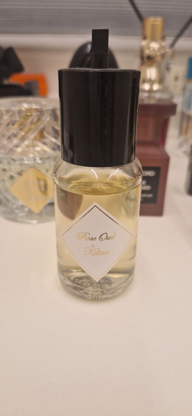 Kilian Parfum & Eau de Toilette: Kilian Rose Oud Nachfüllung – Gebraucht aus Siebnen von dan_z5qg