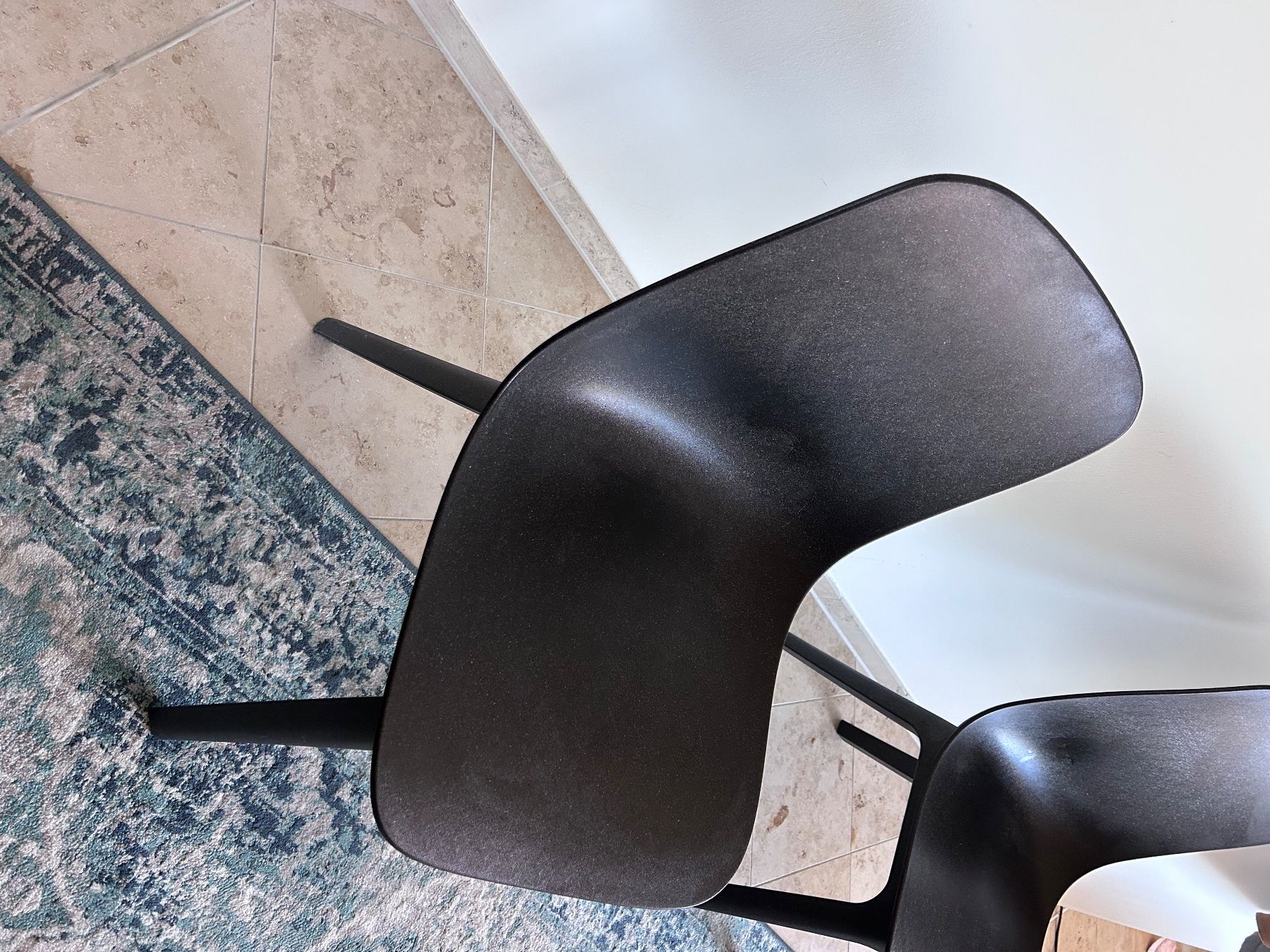 Ikea Stühle: Pair of Elegant Black Dining Chairs - ODGER – Gebraucht aus Zürich von sho_9z5j 7