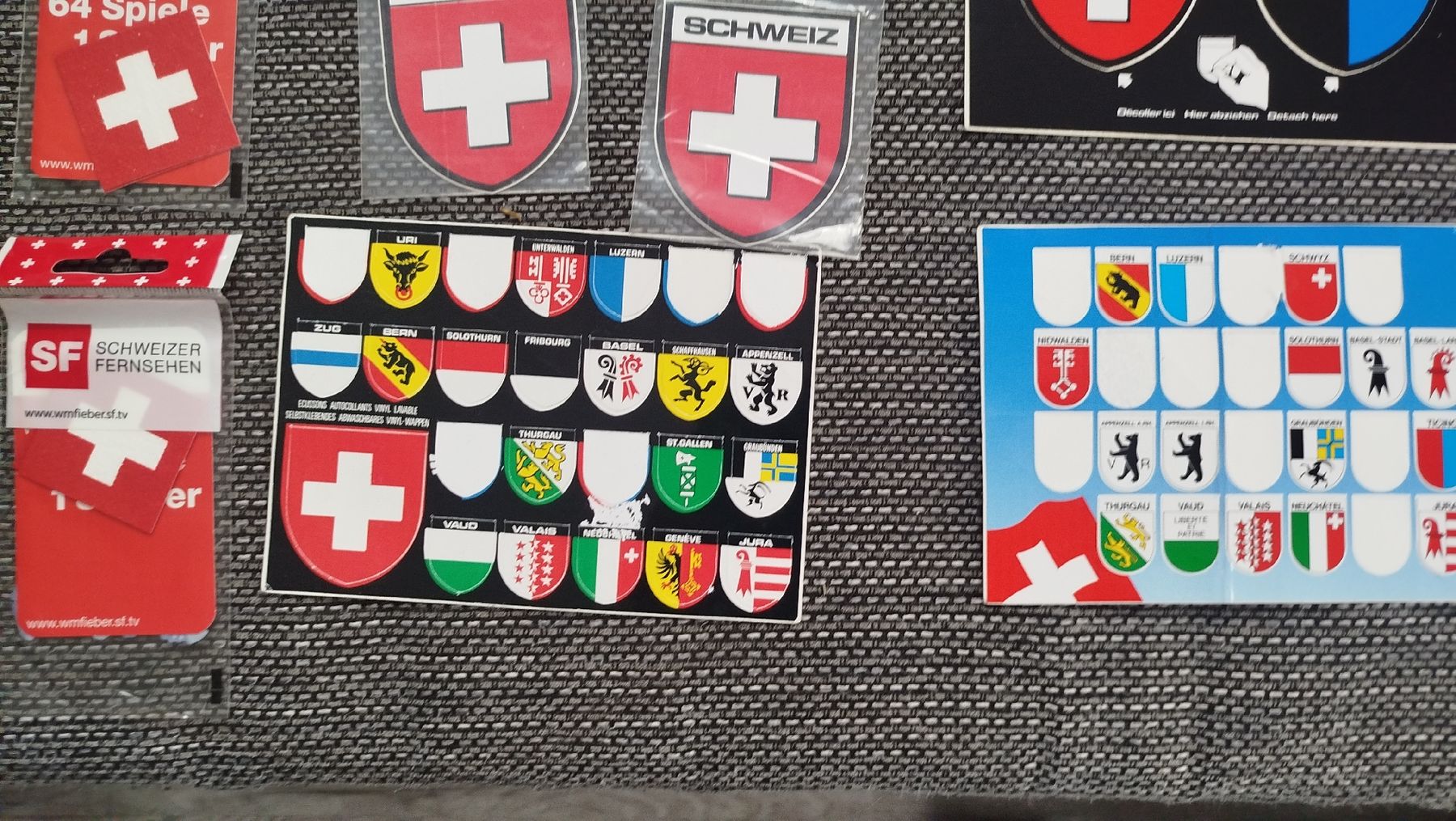 Sticker: Schweizer Wappen-Aufkleber – Usato da Glashütten venduto da lightmoon 1