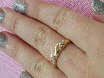 Bagues: Stilvoller Ring mit 4 Diamanten – Neuf (Voir description) à Unterägeri par Altgoldschmuck 4