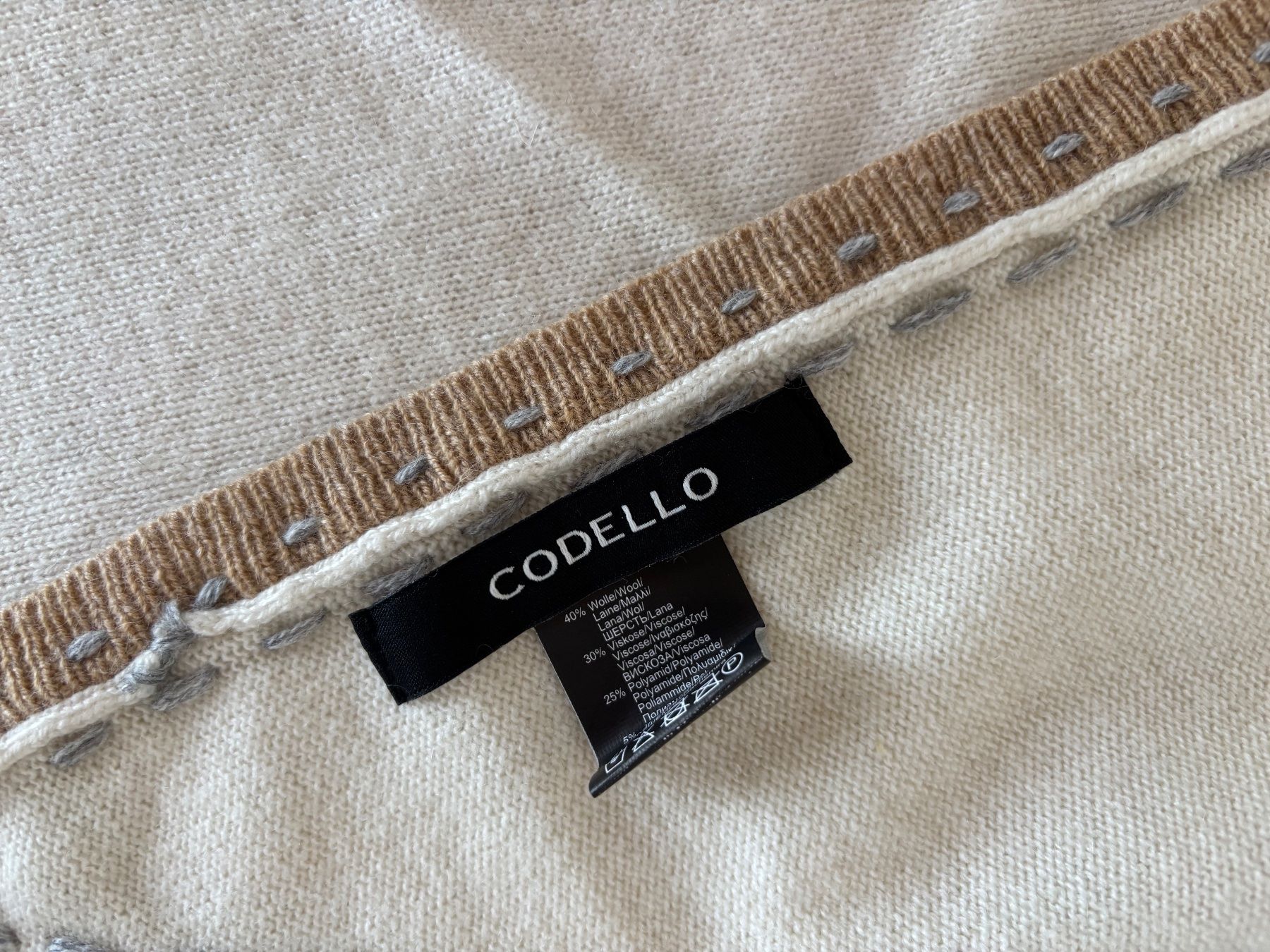 Codello Foulard & Sciarpe: Dreiecktuch von Codello – Nuovo (secondo la descrizione) da Wohlenschwil venduto da F.F. 3