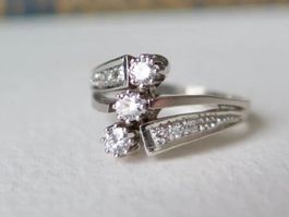 Eleganter Diamantring aus 14k Weissgold
