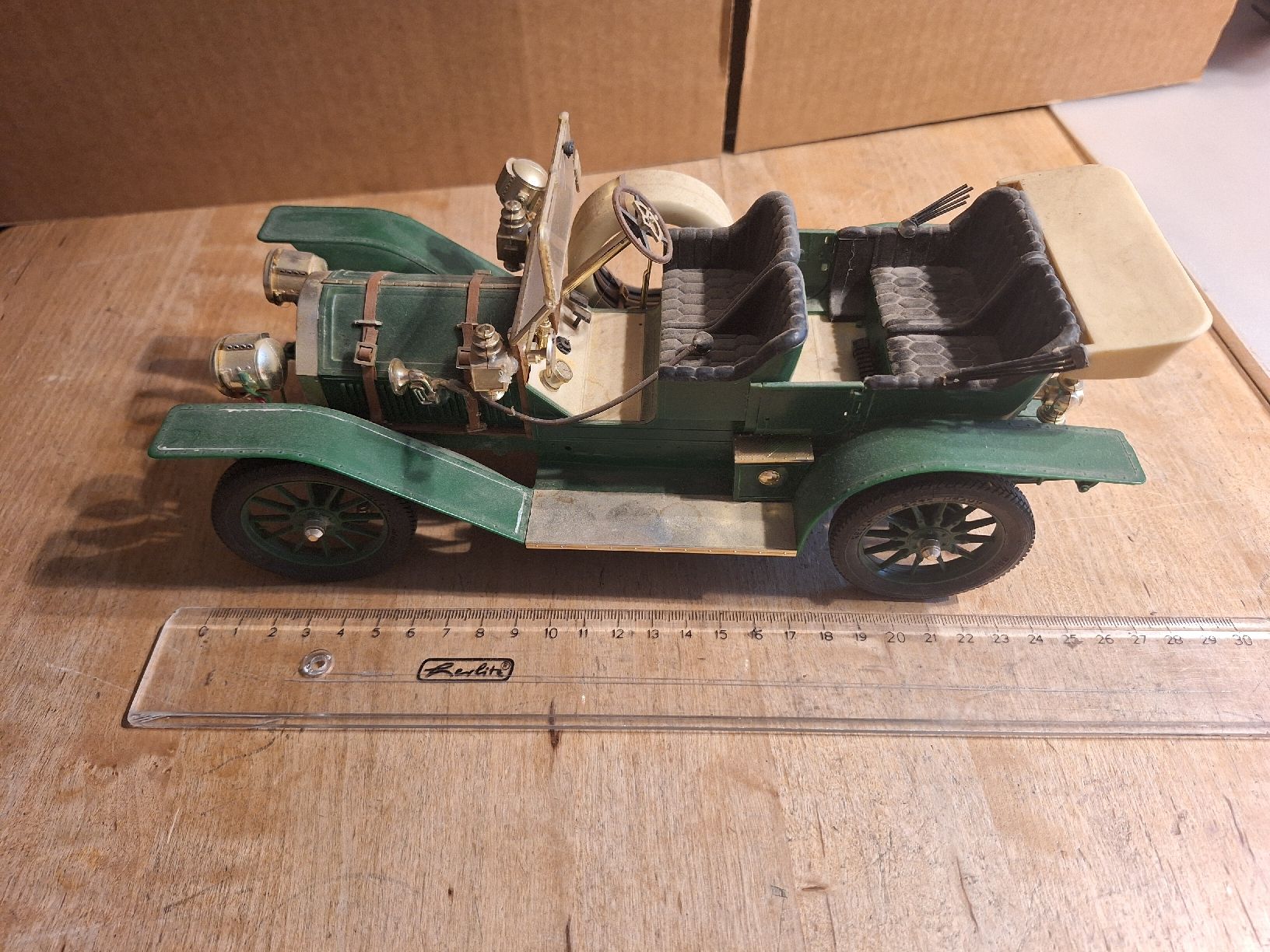 Modellautos: Modellauto Oldtimer grün mit Reserverad 32cm – Gebraucht aus Oftringen von isa_5cwl 5