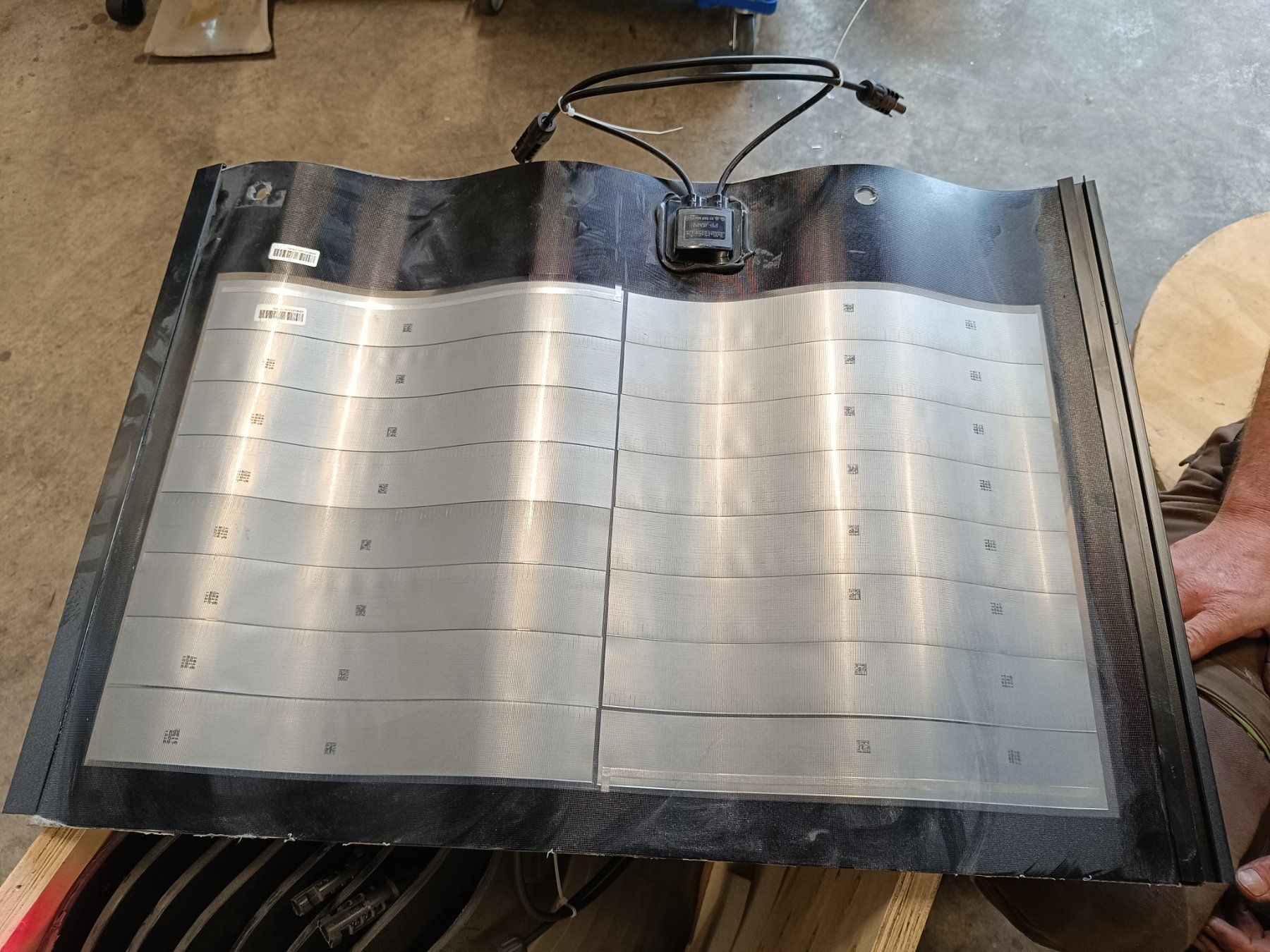 Dispositivi a energia solare: Solar Ziegel PV-JX100 – Usato da Wolhusen venduto da SolarHub-Outlet 1