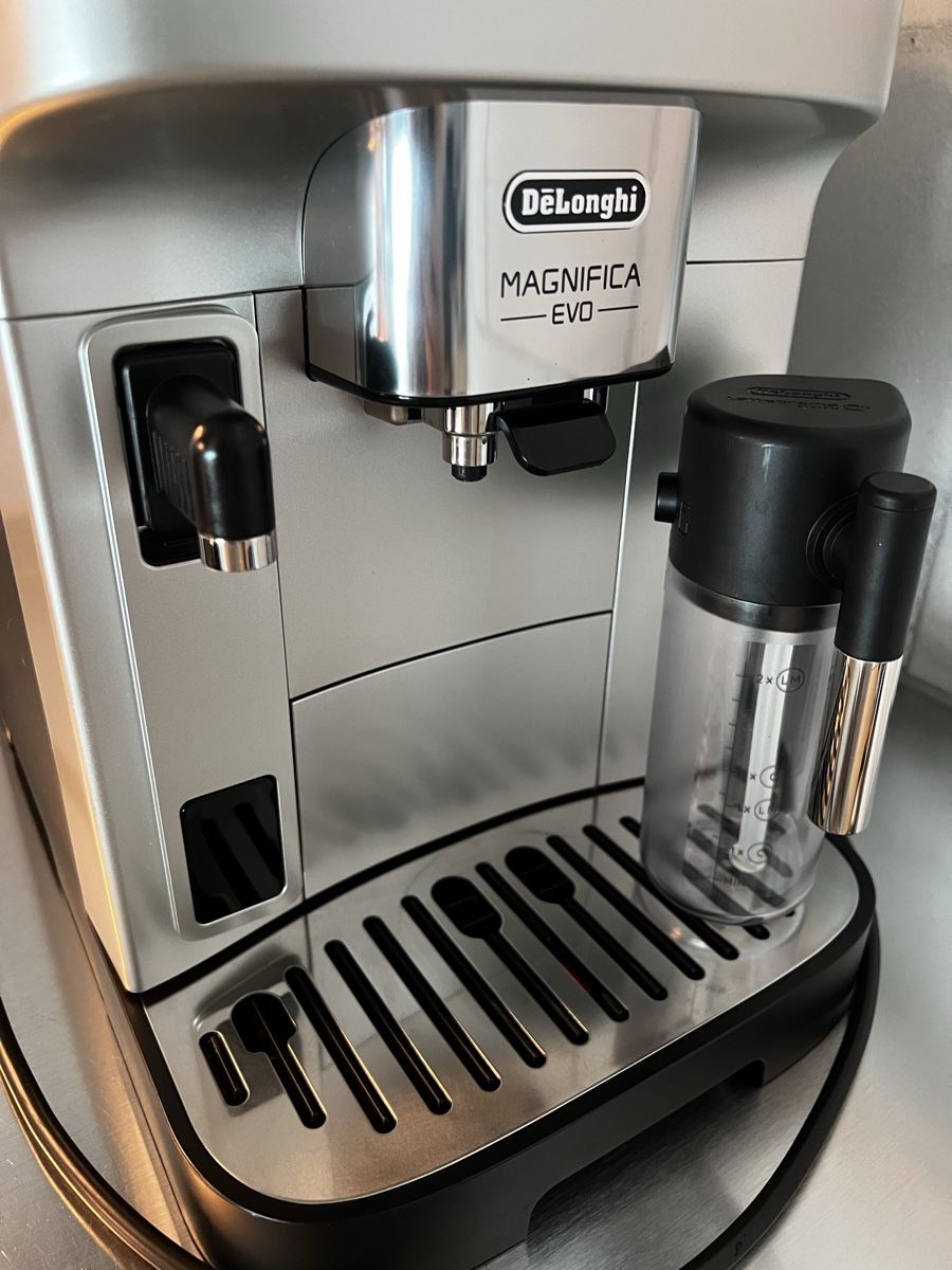 De'Longhi Macchine per caffè & Macchine per espresso: DeLonghi Magnifica Evo Kaffeevollautomat – Usato da Steffisburg venduto da Playgirl7 1