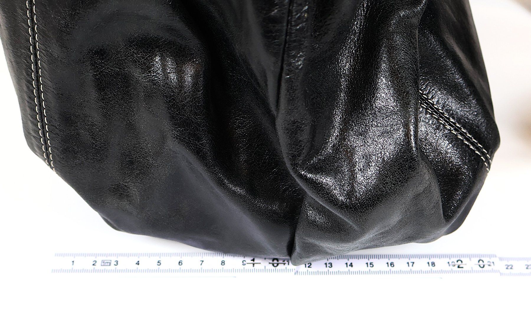 Navyboot Borse da donna: Navyboot Luxus Beuteltasche, Echtleder schwarz neuwertig – Usato da Zweidlen venduto da Supermari1 9