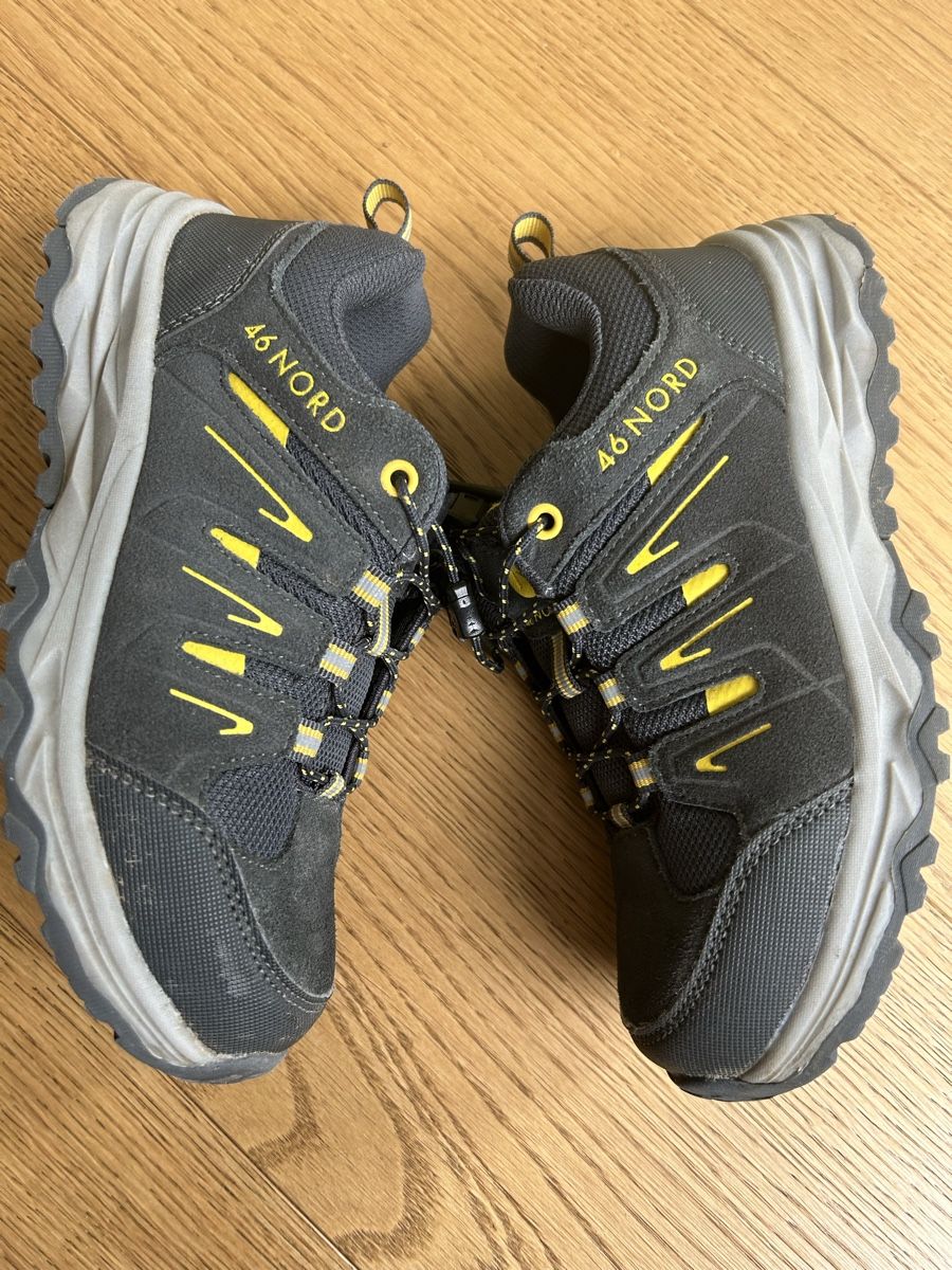 Scarpe per ragazzi: Wanderschuhe Gr. 33 – Usato da Rothrist venduto da szc_9dg5 3