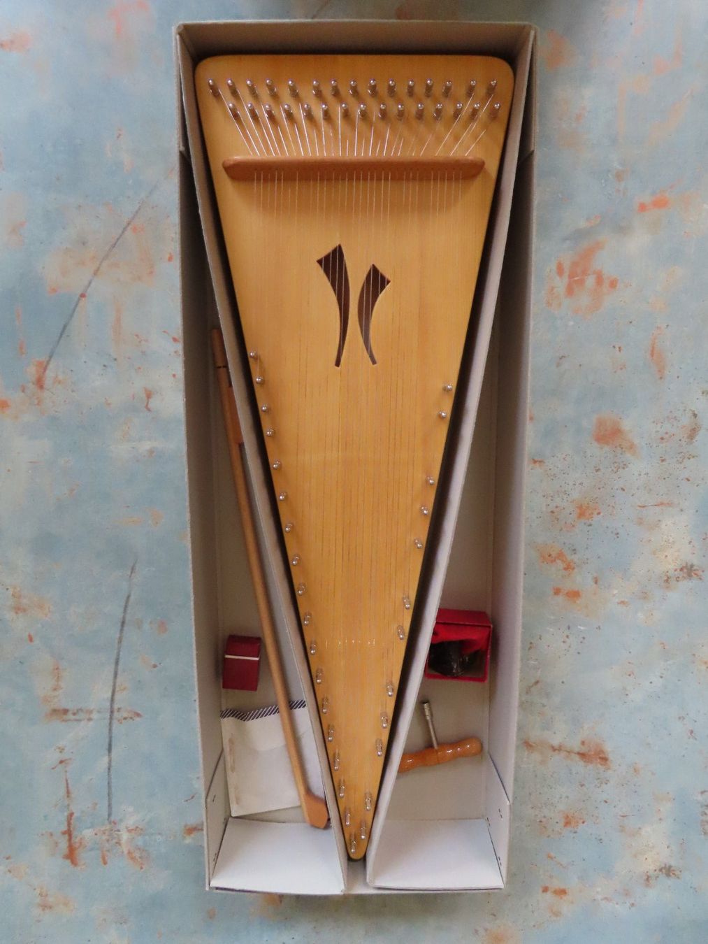 Instruments de musique: Handgearbeiteter Streichpsalter (Alt-C) – D'occasion à Reinach BL par WBZ-Flohmarkt 1