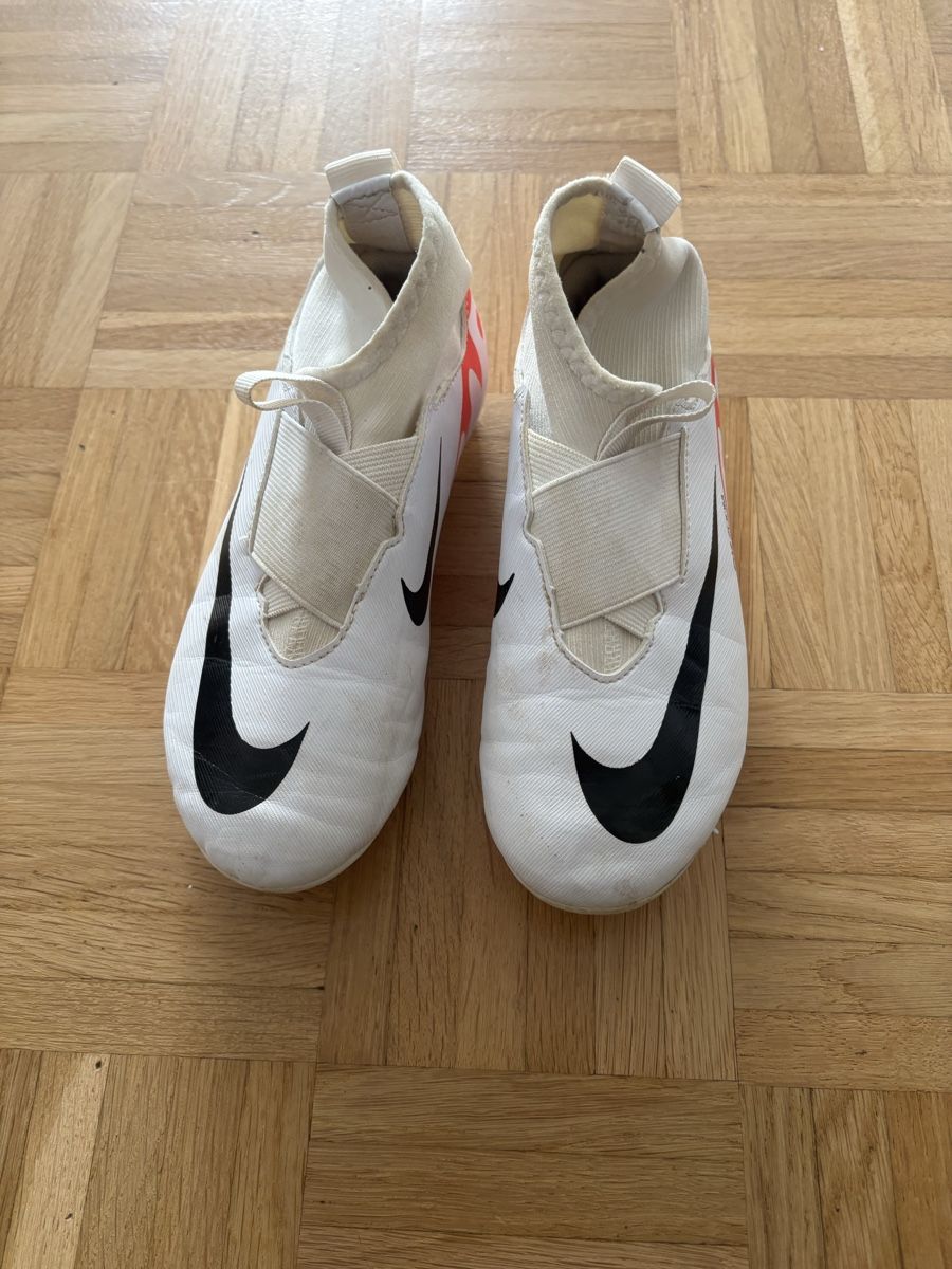 Nike Scarpe per ragazzi: Nike, taille 33, parfait état! – Usato da Yverdon-les-Bains venduto da Cactus99