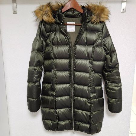 Damen Daunenmantel oliv mit Kapuze in gutem Zustand Gr. 36