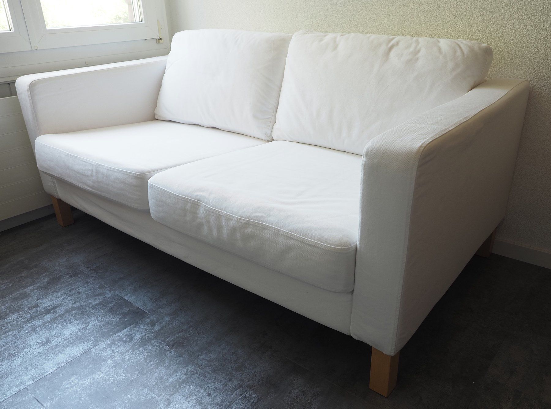 Divani: Weisses Ikea KARLSTAD 2er-Sofa – Usato da Oberdiessbach venduto da gerido 1