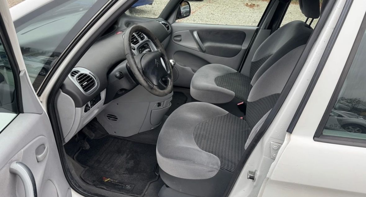 Citroën Automobili: CITROEN Xsara Picasso 1.6i – Usato da Bad Zurzach venduto da Nur.K 8
