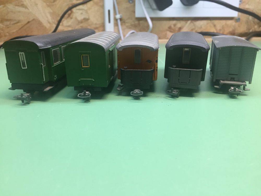 Wagon Fourgon Liliput OBB HO 1/87 - Époque 4 - Vert Plastique