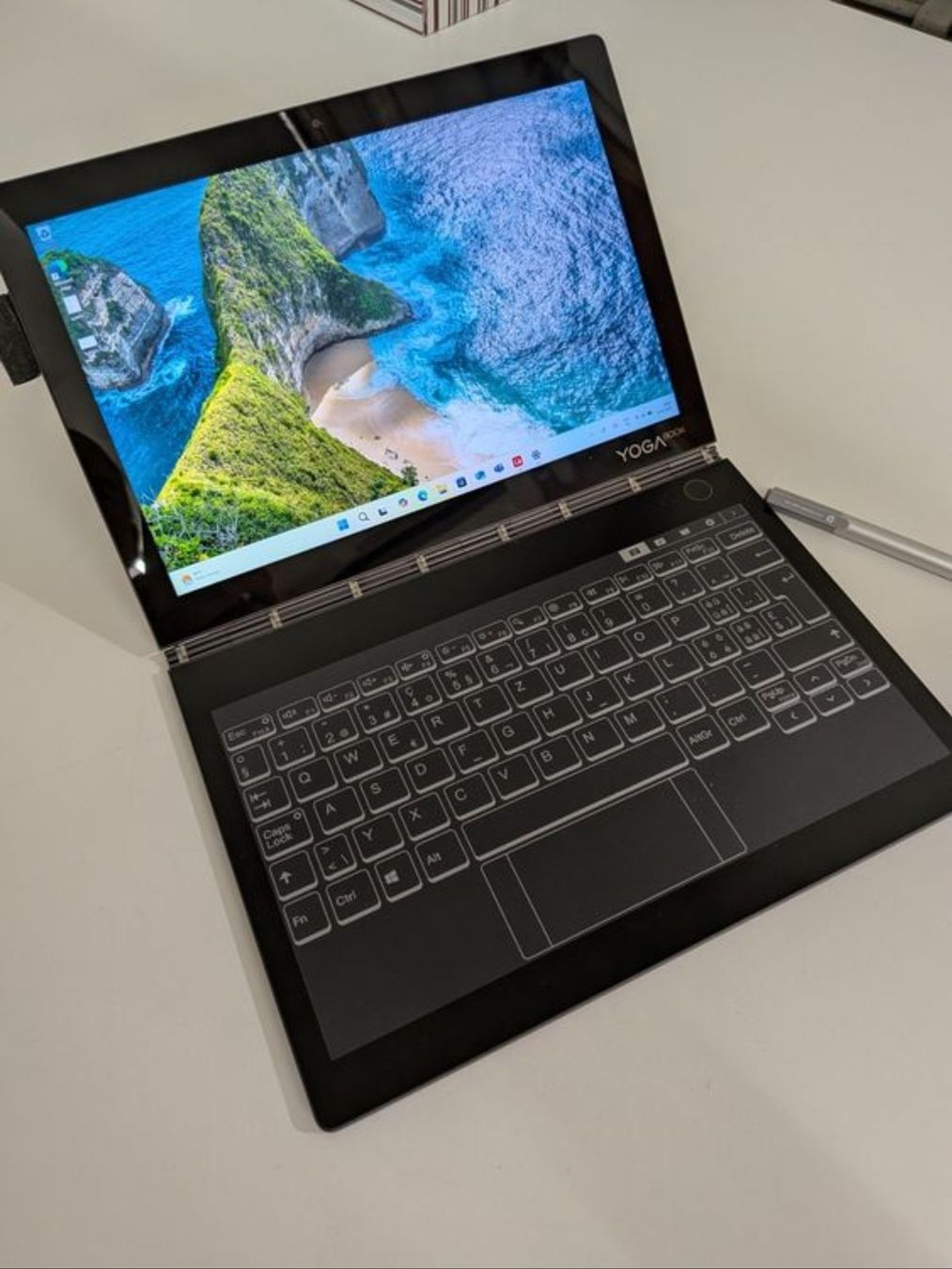 Lenovo Notebook: Lenovo Yoga Book C930, Notebook, Tablet, E-Book-Reader – Usato da Stansstad venduto da alp_7hfk