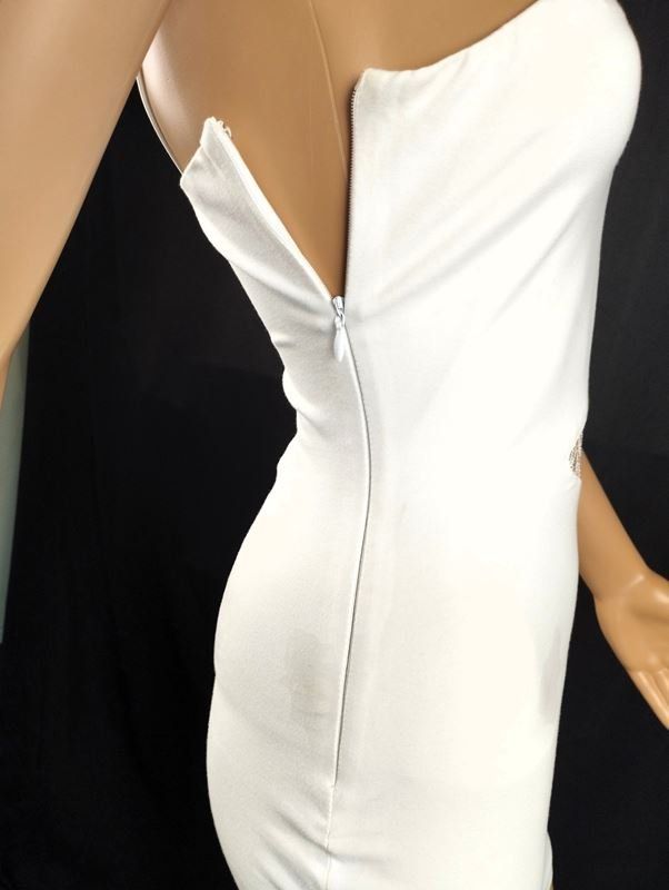 Robes: SUPERDOWN weisses Minikleid Gr. XS – D'occasion à Schübelbach par Restwert_Schubelbach 5