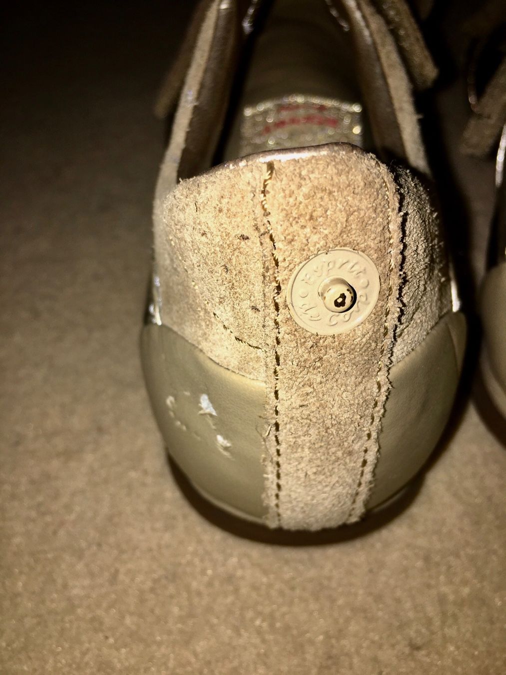 Esprit Damenschuhe: ESPRIT Sneakers Gr. 37, Leder, beige/gold – Gebraucht aus Arni AG von Mimo007 7