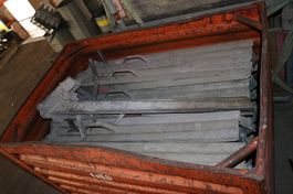Dreibeine Doka für Stützen/Spriesse pro Stuck