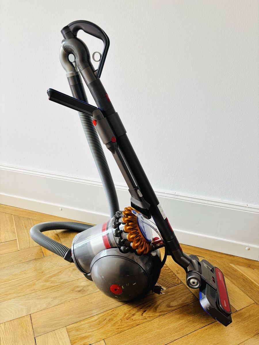 Dyson Staubsauger & Zubehör: Dyson Big Ball Allergy 2 – Gebraucht aus Bern von MeDominic 1