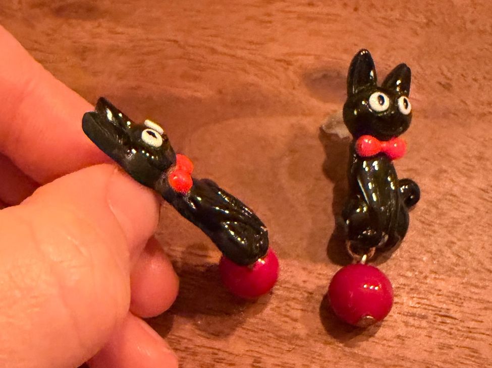 Orecchini pendenti & Orecchini a lobo: Schwarze Katze Ohrringe mit roter Schleife – Nuovo (secondo la descrizione) da Gams venduto da Mariawicca 7