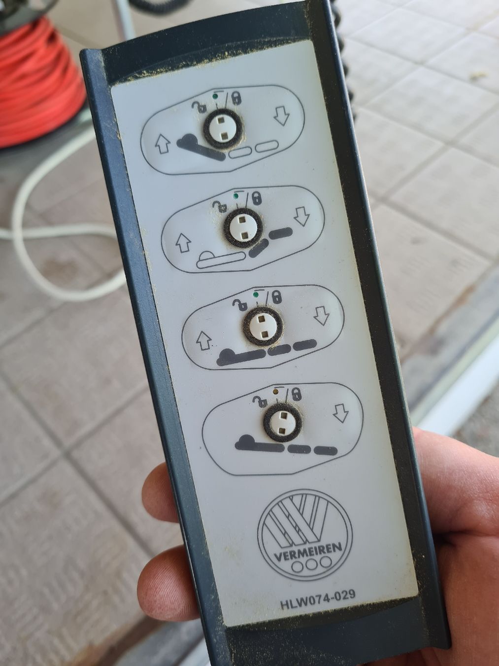 Attrezzature mediche: Bett elektrisch Pflegebett – Usato da Düdingen venduto da Boongo 3