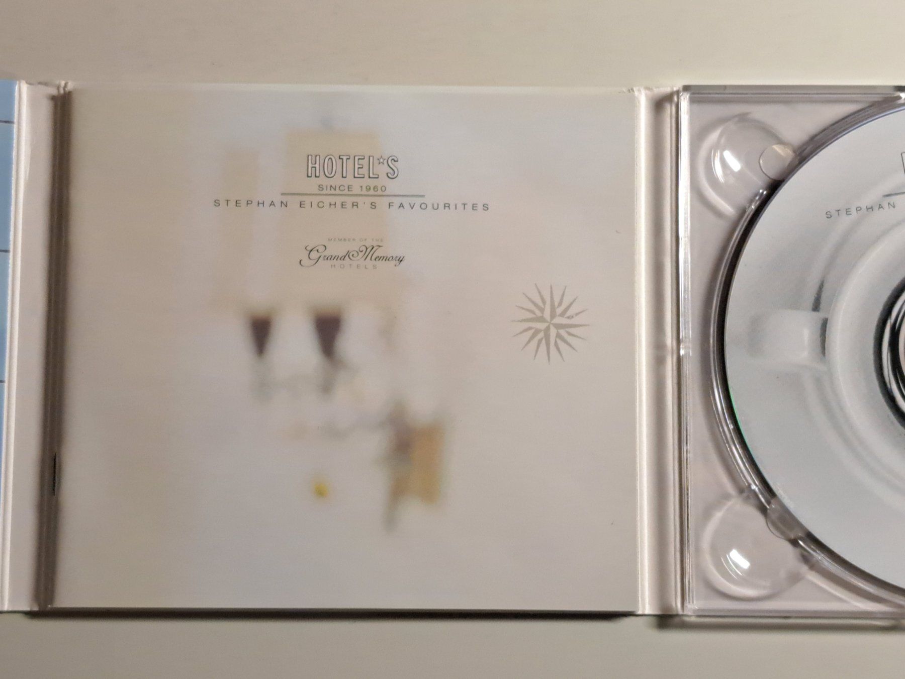 CDs: STEPHAN EICHER's favourites - Hotel*s – Gebraucht aus Wichtrach von LuckyLuke69 3
