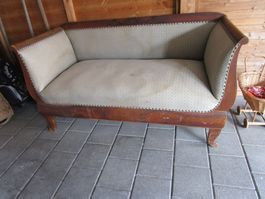 Antikes Sofa zum restaurieren