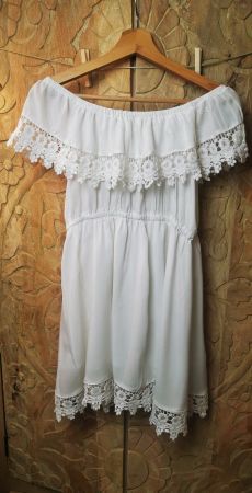 Sommerkleid mit Spitze in weiss - Grösse S