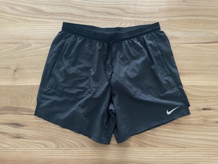Nike Laufshorts dunkelgrau Grösse L