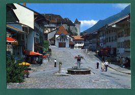 Gruyères, Dorfplatz, belebt,1989, gelaufen, Grossformat