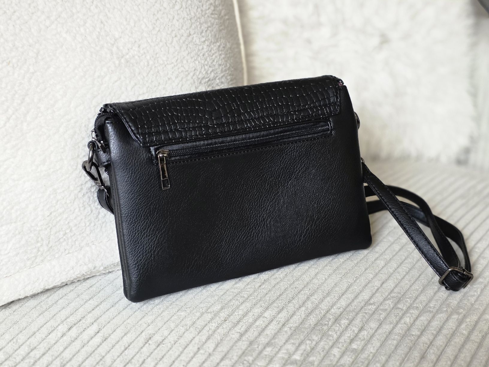 Taschen für Damen: Schwarze Clutch 🖤 – Gebraucht aus Klosters von Sniggels 1