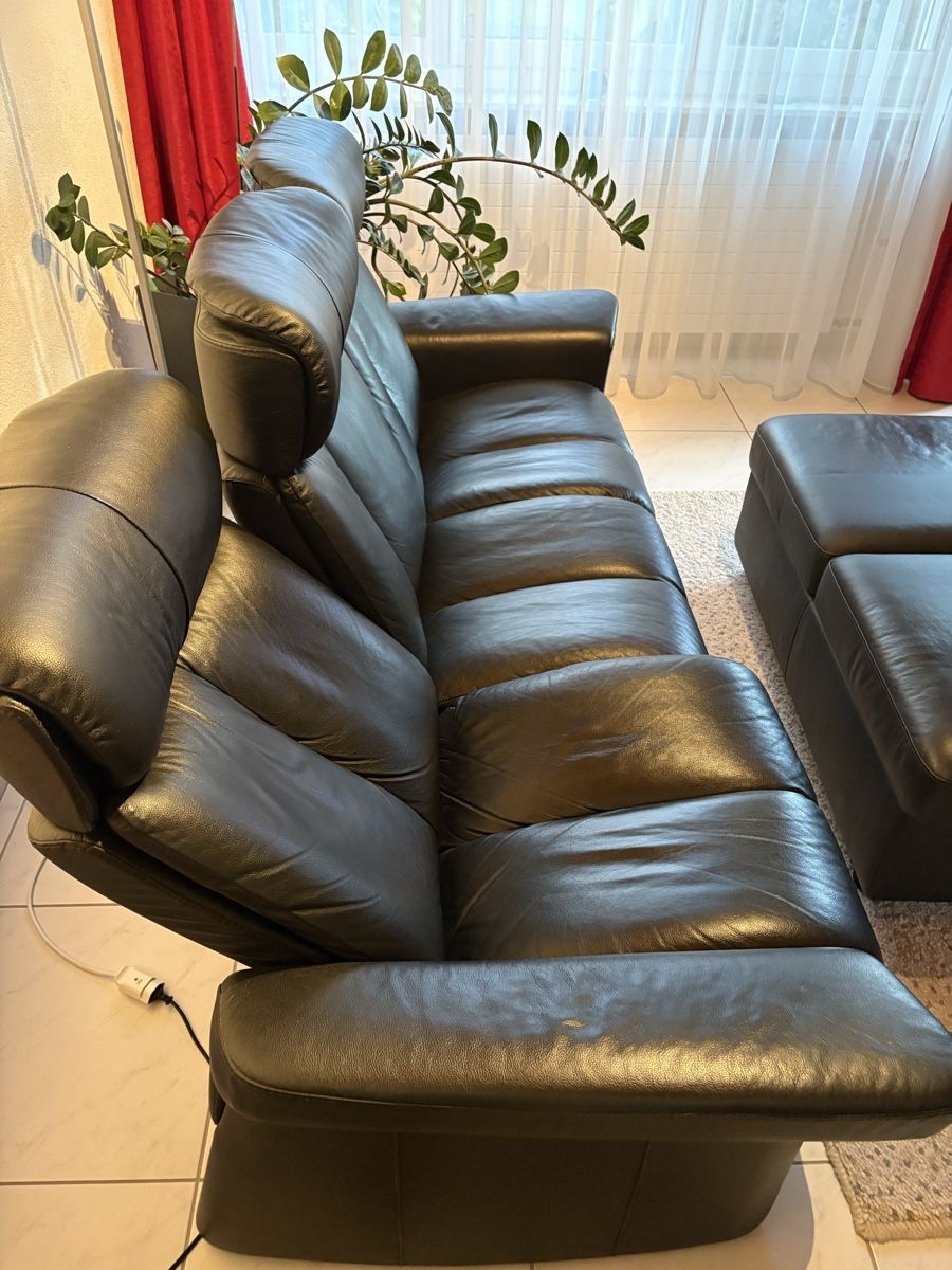 Divani: 3er Ledersofa mit Couchtisch – Nuovo (secondo la descrizione) da Zeihen venduto da My5tery 4