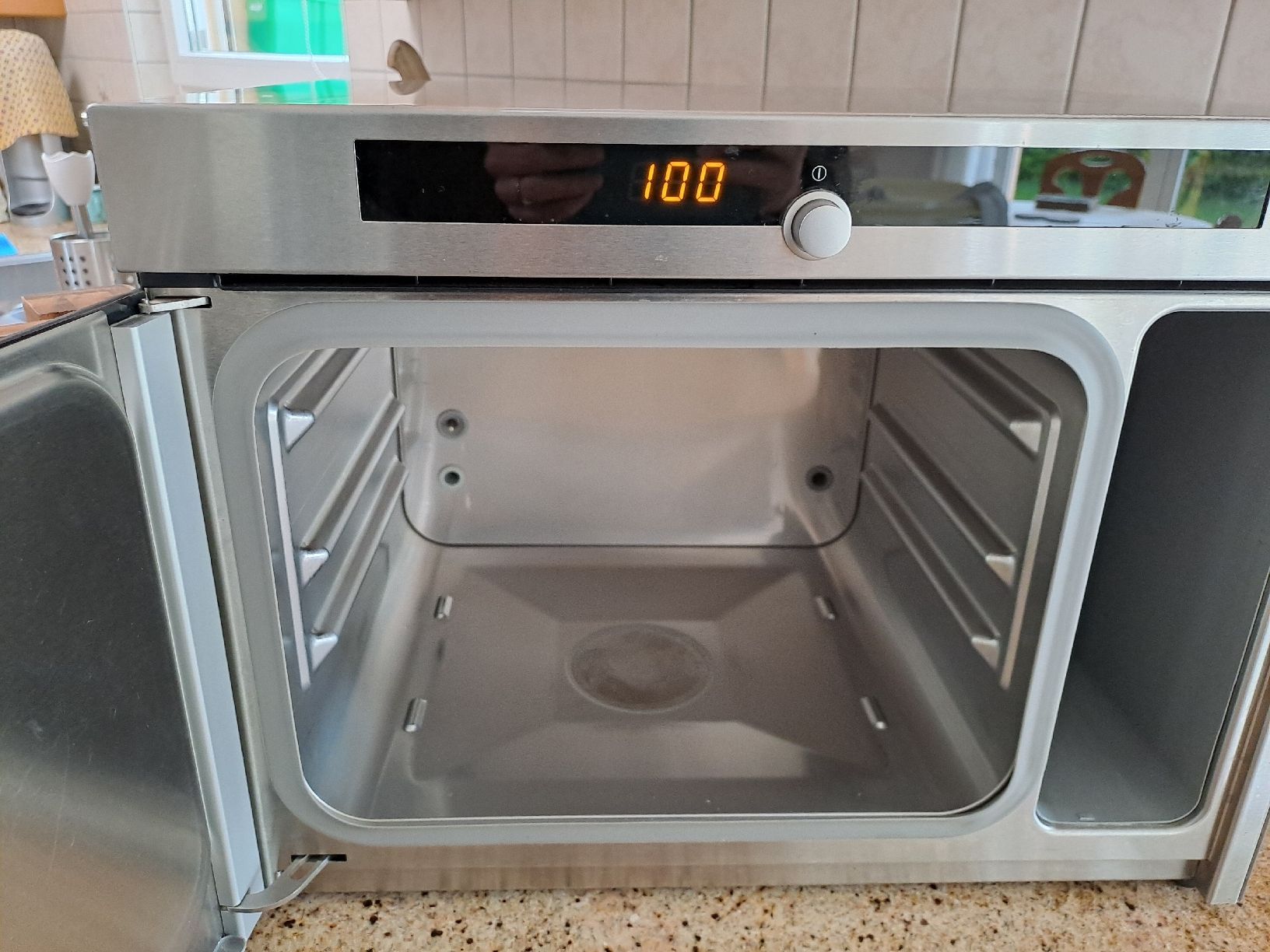 Miele Forni: Four à vapeur Miele DG1050 – Usato da Saubraz venduto da fanf 1