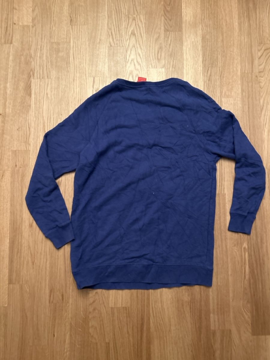 Nike Pullover & Sweatshirts: Nike Pullover Grösse M Dunkelblau mit grossem Swoosh – Gebraucht aus Luzern von ThrowbackVintage 1
