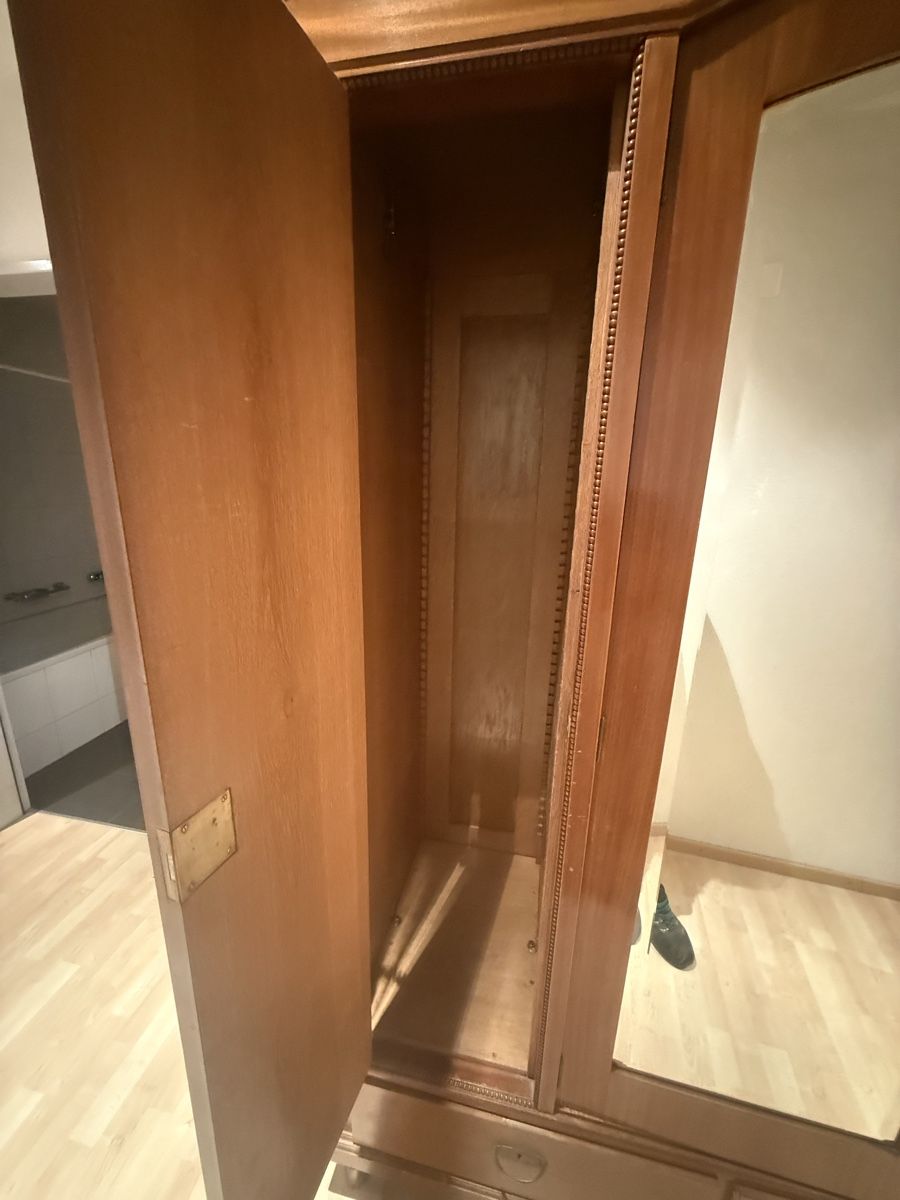 Schränke: Antiker Holzschrank – Gebraucht aus Rafz von janrubin 2