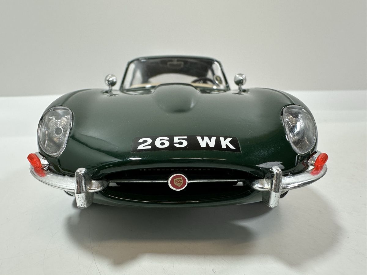 Bburago Modellini d'auto: 1961 Jaguar E Type 1:18, dunkelgrün, BBURAGO – Usato da Zofingen venduto da rf9_x2xt 9