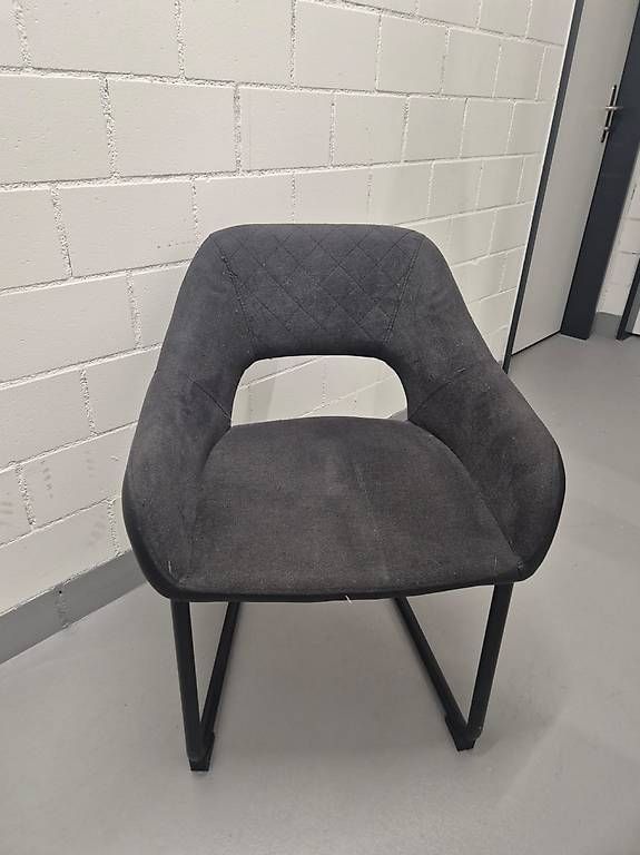 Chaises: 4 Stühle Ottos Genf Stoff Grau – D'occasion à Gibswil par Engelsgleich 1
