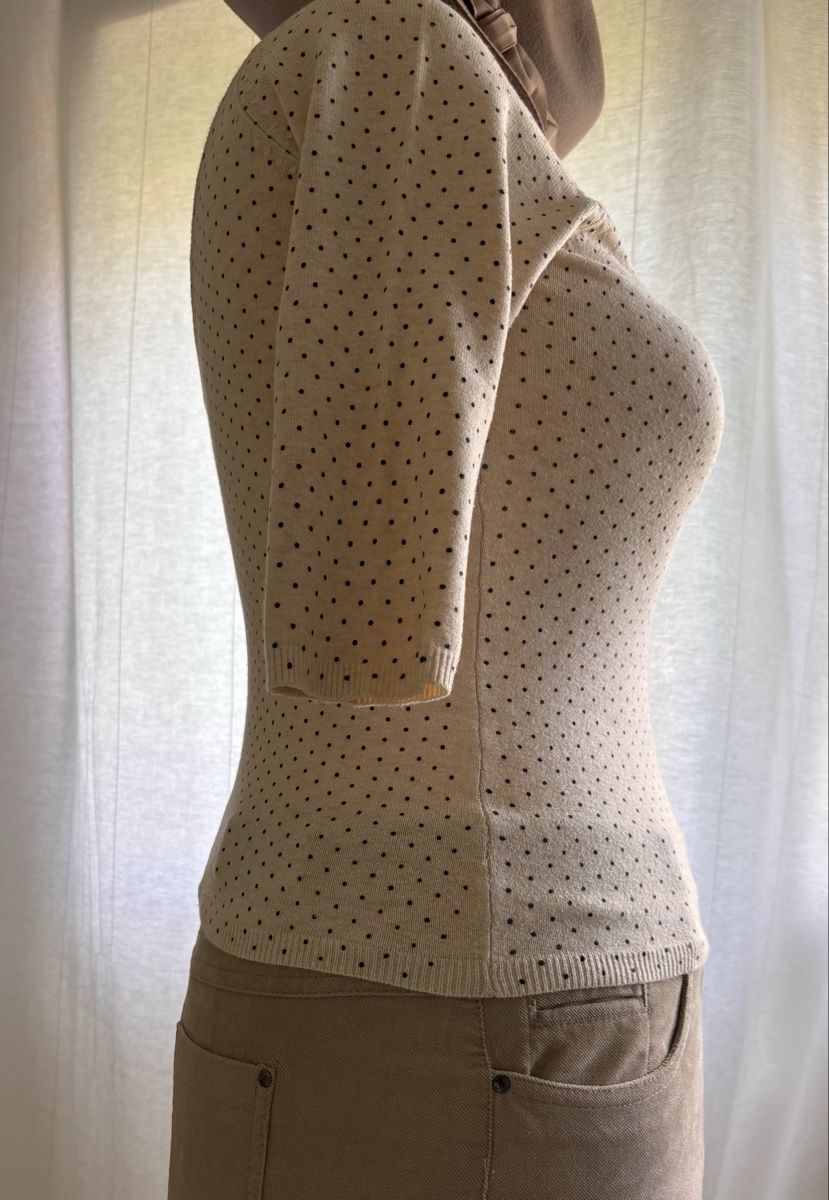 Maglioni & Felpe: Adolfo Dominguez Feinstrick Pullover Gr M V-Ausschnitt – Nuovo (secondo la descrizione) da Wangen ZH venduto da tel_gxb5 8