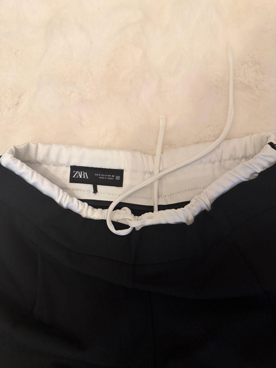 Zara Pantaloni: Zara Stoffhose, schwarz, Grösse S – Nuovo (secondo la descrizione) da Näfels venduto da mar_2ptp 1