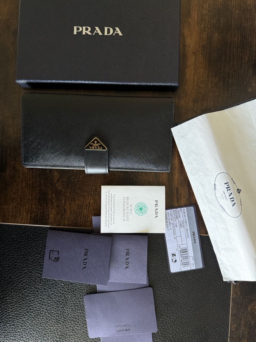 Prada Portamonete: Prada Wallet black leather with box and certifications – Usato da Beringen venduto da Edu-Nati 1