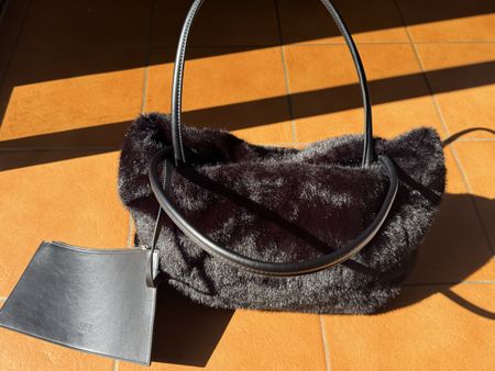 Borsa Zara in pelliccia sintetica nera ottime condizioni