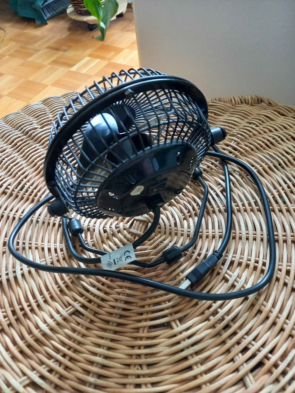 Ventilatori: Ventilateur de bureau à prise USB-A – Usato da Lausanne venduto da Marsaline 2
