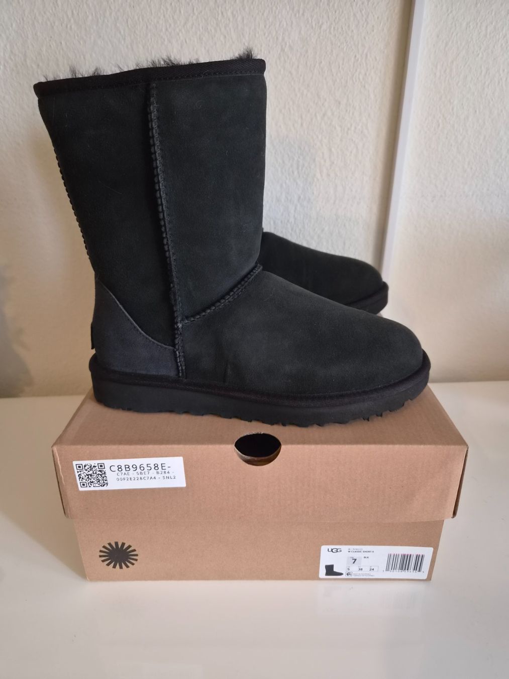 Ugg Damenschuhe: UGG Boot Classic Short, Grösse 38 – Neu und originalverpackt aus Reinach BL von sunny2014 1