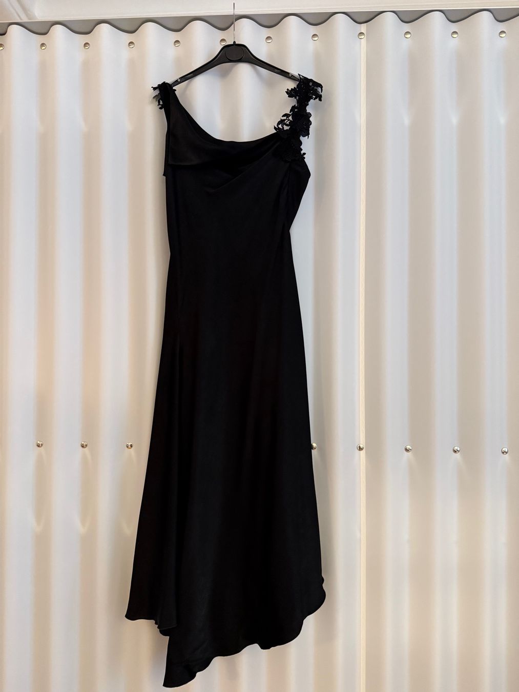 Vestiti: raffiniertes schwarzes Abendkleid mit Spitze, Gr. 36 – Usato da Zürich venduto da leo0105