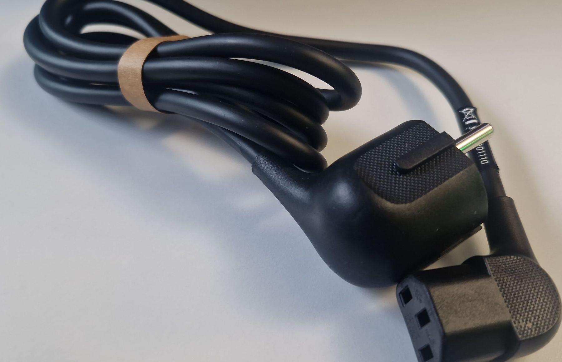 Cavi: Stromkabel Schuko für PC – Usato da Lyss venduto da pksuny