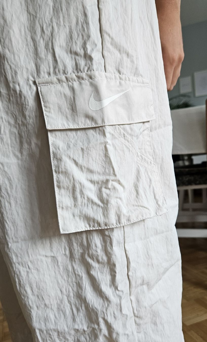 Nike Hosen: Nike Cargo-Hose – Neu (gemäss Beschreibung) aus Emmenbrücke von L_W 3