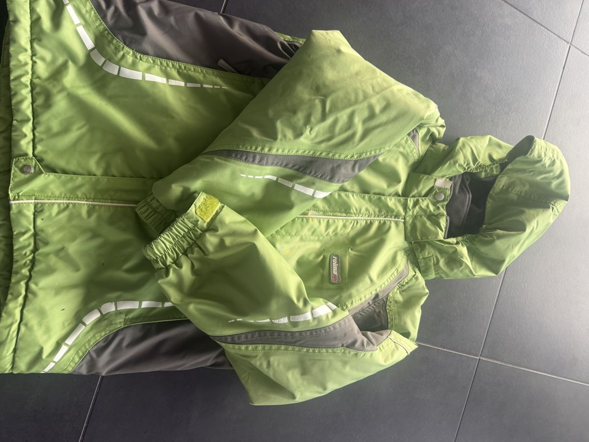 Reima Giacche & Cappotti: Reimajacke Gr. 128. Kleine löcher – Usato da Feldbrunnen venduto da cleo09 3