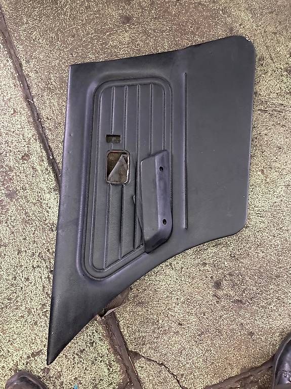 BMW Tutti pezzi di ricambio auto: Bmw e30 Türpanel – Usato da Rümlang venduto da Kumi52